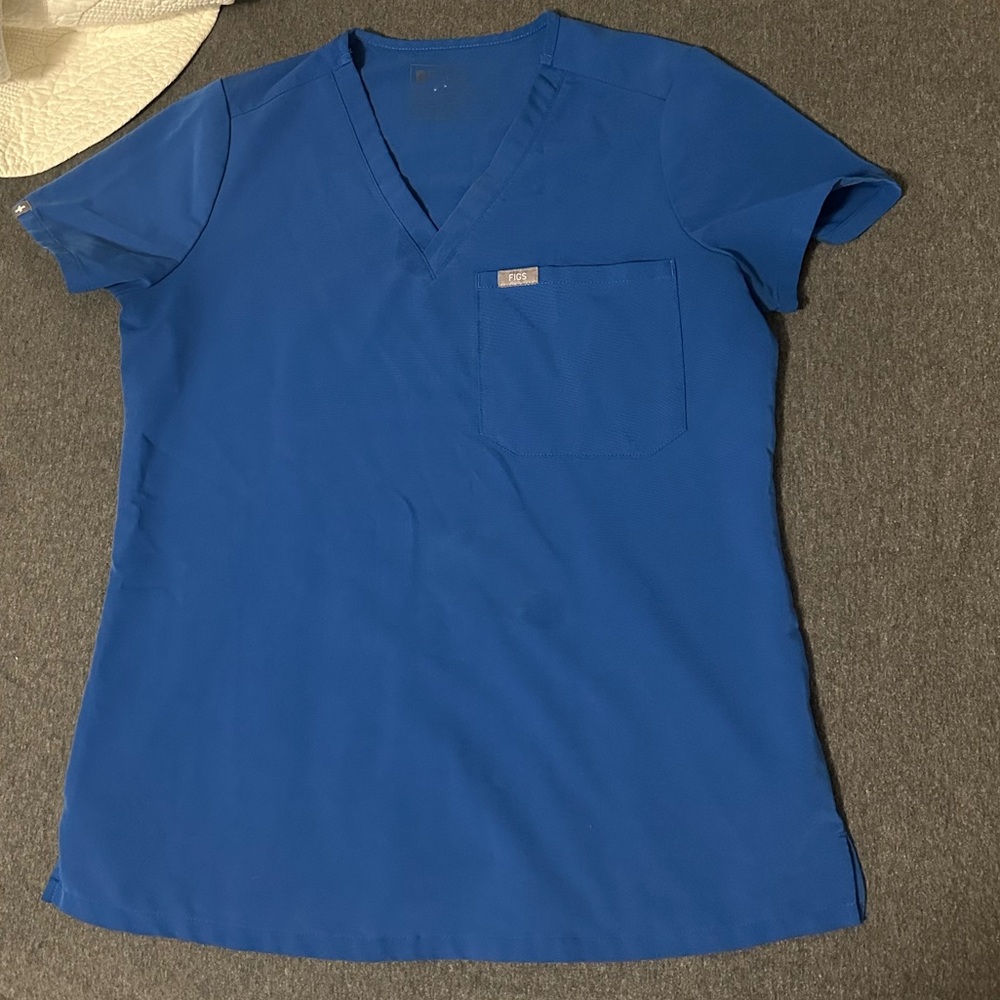 Figs Scrub top